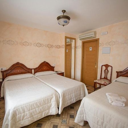 Hostal Paquita Madrid Extérieur photo