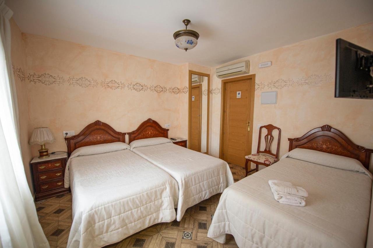 Hostal Paquita Madrid Extérieur photo